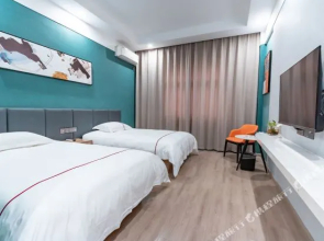 Qinke Business Hotel Gongqing