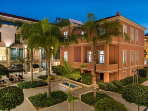 Trianon Luxury Apartments & Suites