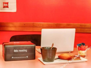 Ibis Hotel(Wulumuqi Nanhu square Branch)