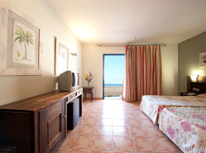 LIVVO Lago Taurito Hotel & Aquapark All Inclusive