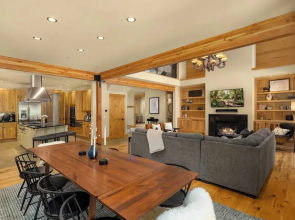 Hot Tub & Game Room: Home in Cle Elum