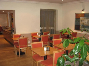 Americana Hotel