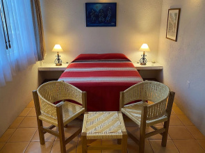 Zandoyo Bed & Breakfast
