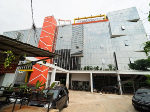 Guest House Family by RedDoorz