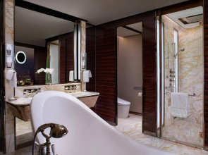 The Ritz-Carlton Shanghai, Pudong