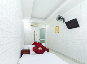 OYO 604 Queen Hotel