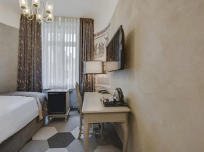 Отель Eurostars Metropole