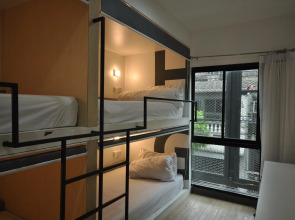 MonkeyNap Hostel