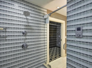 Hilton Checkers Los Angeles