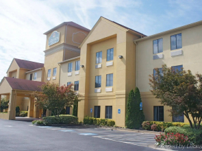 Holiday Inn Express & Suites Locust Grove by IHG