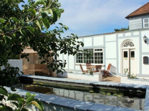 The Beach Sun Retreat