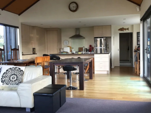 Quail Rise - Home with spectacular views