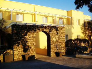 Zorbas Hotel Santorini