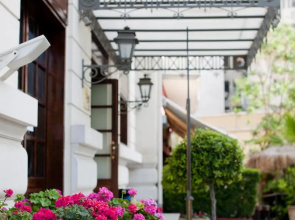 Hera Hotel