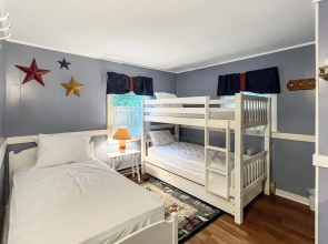 Family Tides - Y850 Beautiful Home Only A 10 Minute Walk To Short Sands Beach! 2 Bedroom Home by Redawning