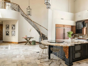 Primrose by AvantStay Extravagant Desert Estate w Theater Pool