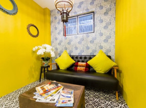 The Neighbors Hostel - Adults Only