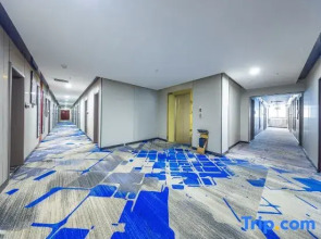 TOWO Superior Hotel Friendship Square Tiain Station Branch)
