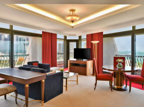 Sheraton Grand Doha Resort & Convention Hotel