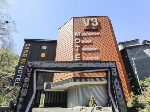 Changwon V3 Self Check-in Motel