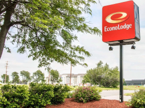 Econo Lodge Kalamazoo near Wings Stadium