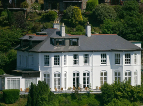 Commonwood Manor