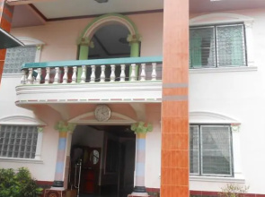 Leena Guesthouse