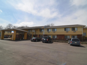 Super 8 By Wyndham Urbandale/Des Moines Area
