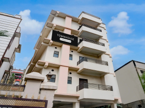 OYO Premium Beltola Tiniali