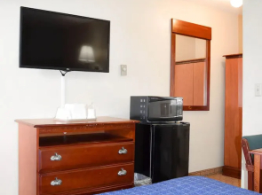 Knights Inn North Attleboro