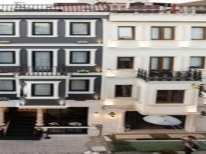 Taksim Doorway Suites