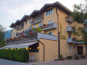 Hotel Dolomiti Levico