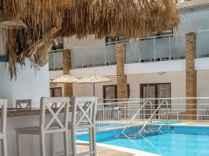 Tropic Beach Club Side