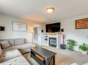 Walk to Casinos & Opera House! Central City Home