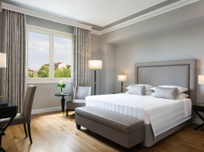 Sina Villa Medici, Autograph Collection