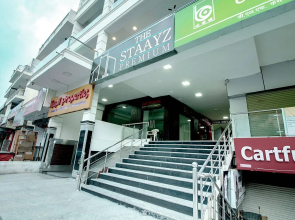 Hotel Staayz Premium