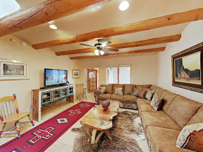 New Listing! Casa Bella: 2-unit Southwest 7 Bedroom Duplex