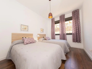 New Modern Townhouse with great Views/3BRMS/3BTHS