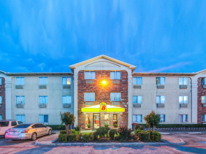 Super 8 by Wyndham McKinney/Plano Area