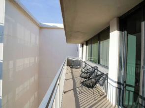 Modern Spacious Apt Crystal City