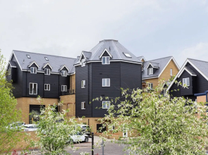 Velvet 2-Bedroom Penthouse Brewery Road