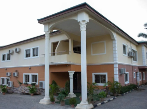 Bristlecone Suites & Apartment