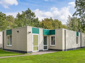 Spacious Bungalow with Dishwasher near Hunebedcentrum