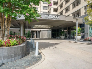 Bluebird Suites near PATH