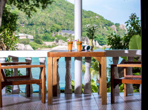 Crystal Bay Yacht Club