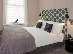 BlackBird Luxury Accommodation Room 6