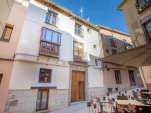 La Casa de la Tuerta by Toledo AP