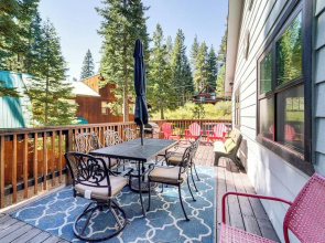 < 15 Mi to 6 Ski Resorts: Tahoe Donner Escape!