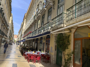 LV Premier Baixa CR2 Lift AC Center Balcony