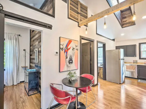 Modern Louisville Apartment w/ Furnished Deck